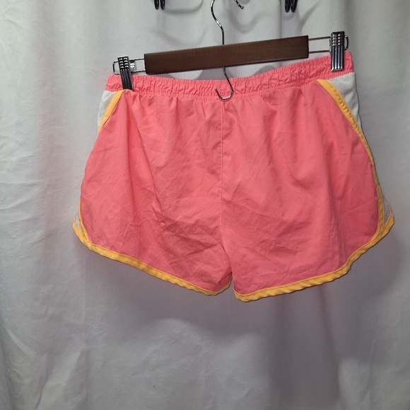 Old navy small running shorts - Picture 3 of 5